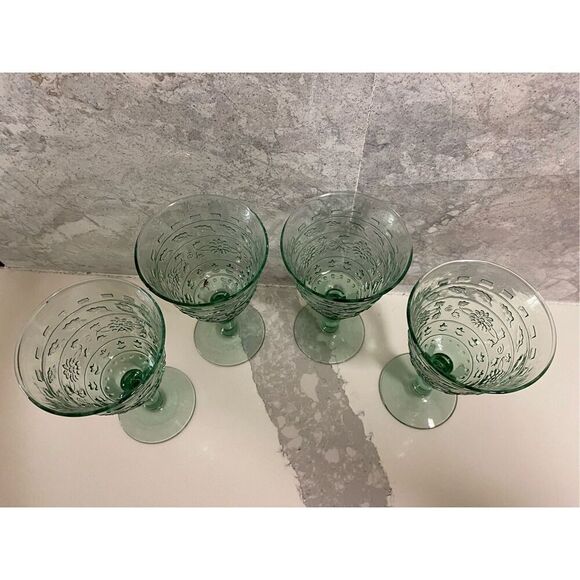 Mikasa Tender Leaves Green Wine Goblet Glass 6.75" Tall 9 OZ Lot of 4 - Picture 2 of 5